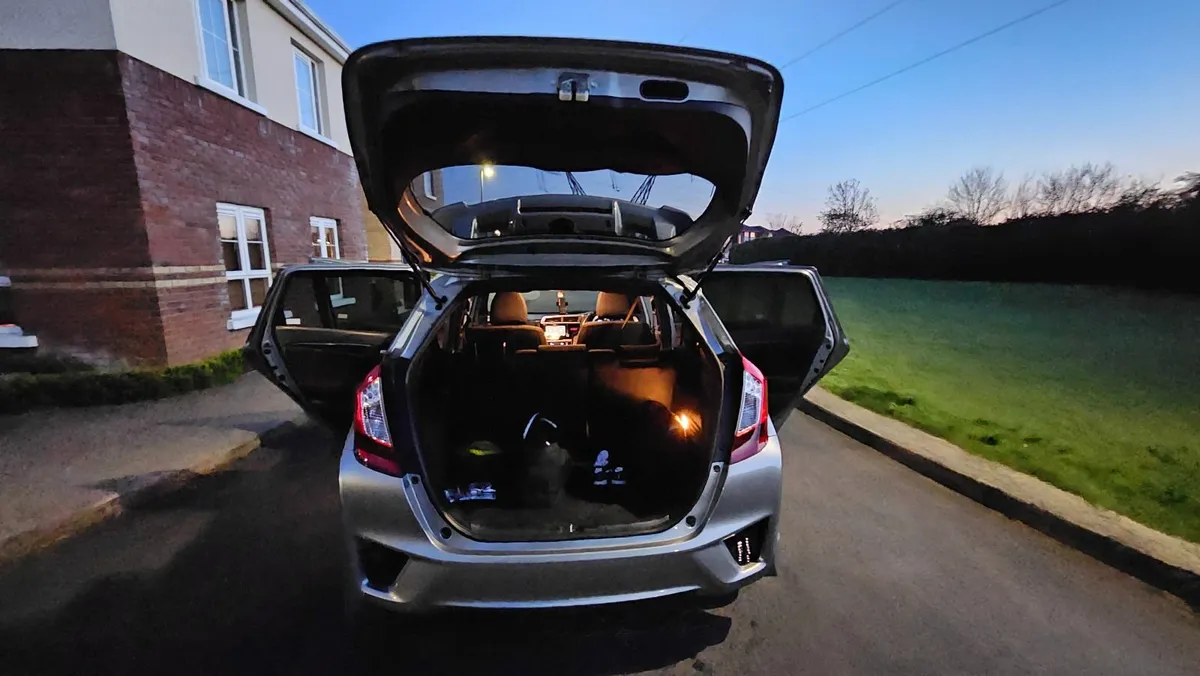 Honda Fit 2014 - Image 2