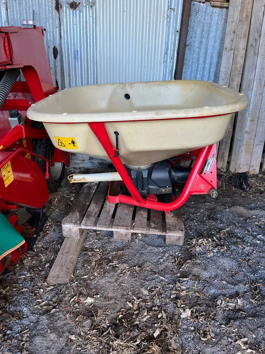 Fertilizer Spreader - Image 1