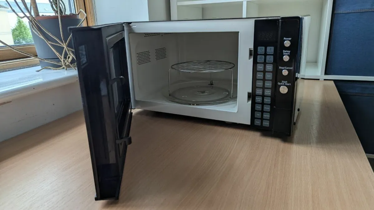 microwave - Image 2