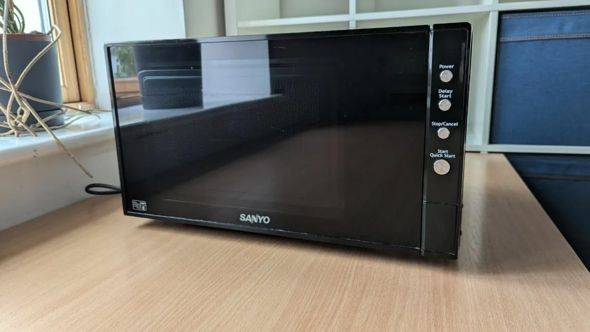 microwave - Image 1