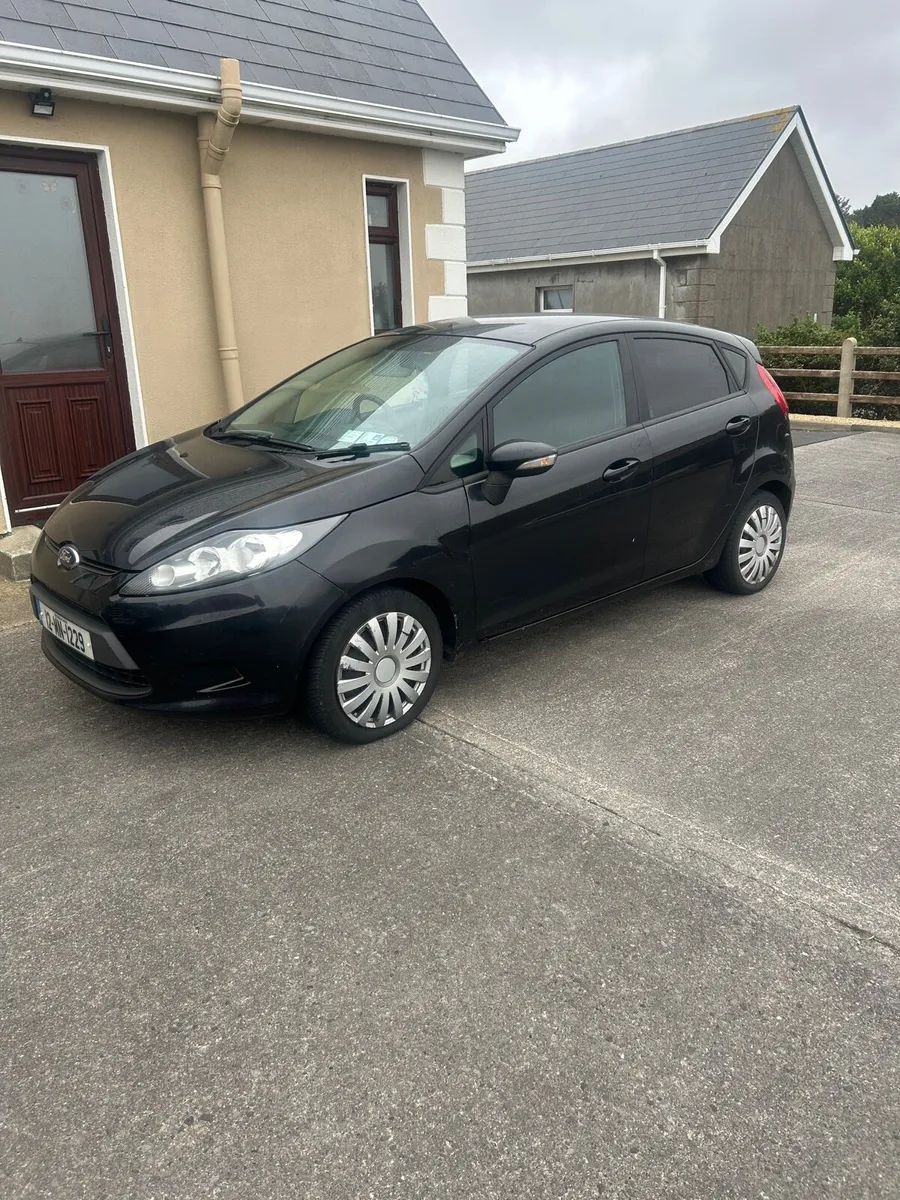 2012 Ford Fiesta - Image 2