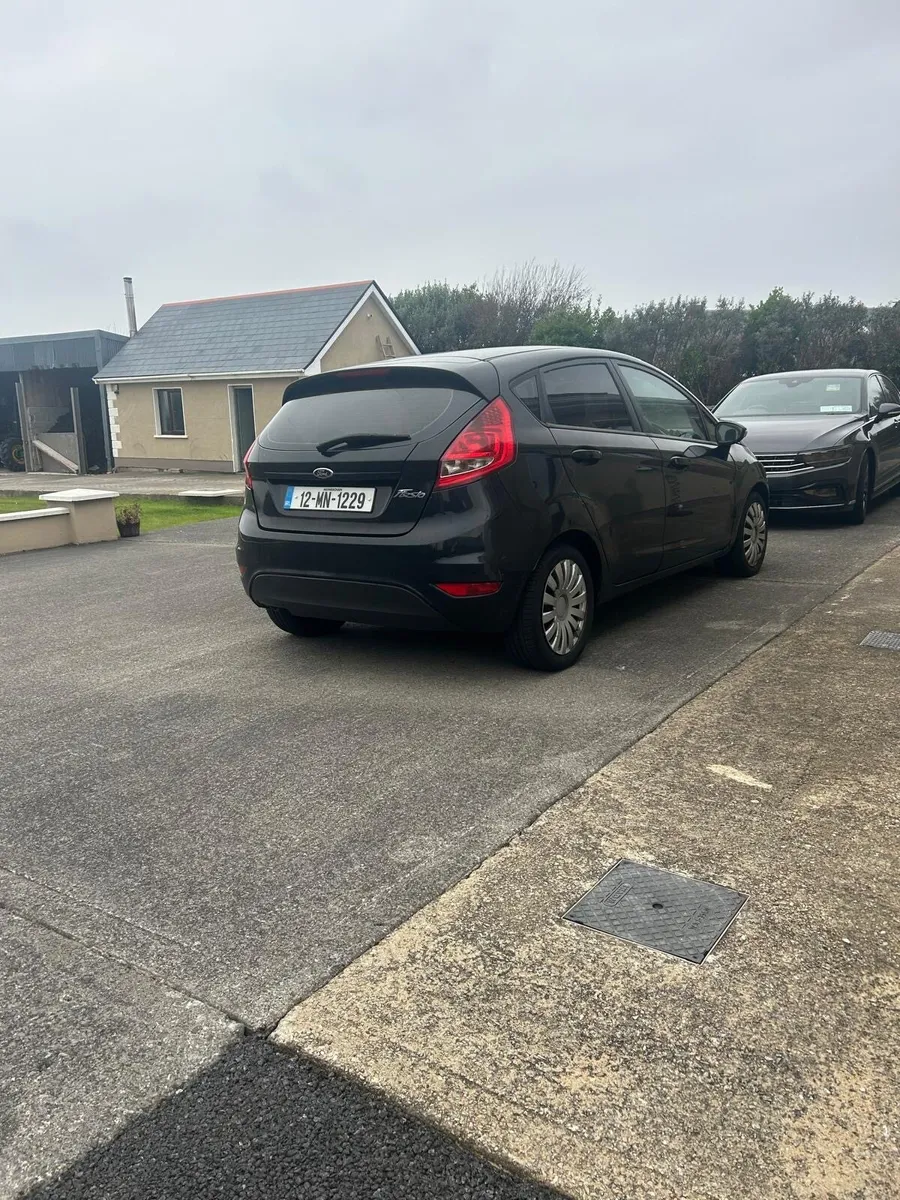 2012 Ford Fiesta - Image 1