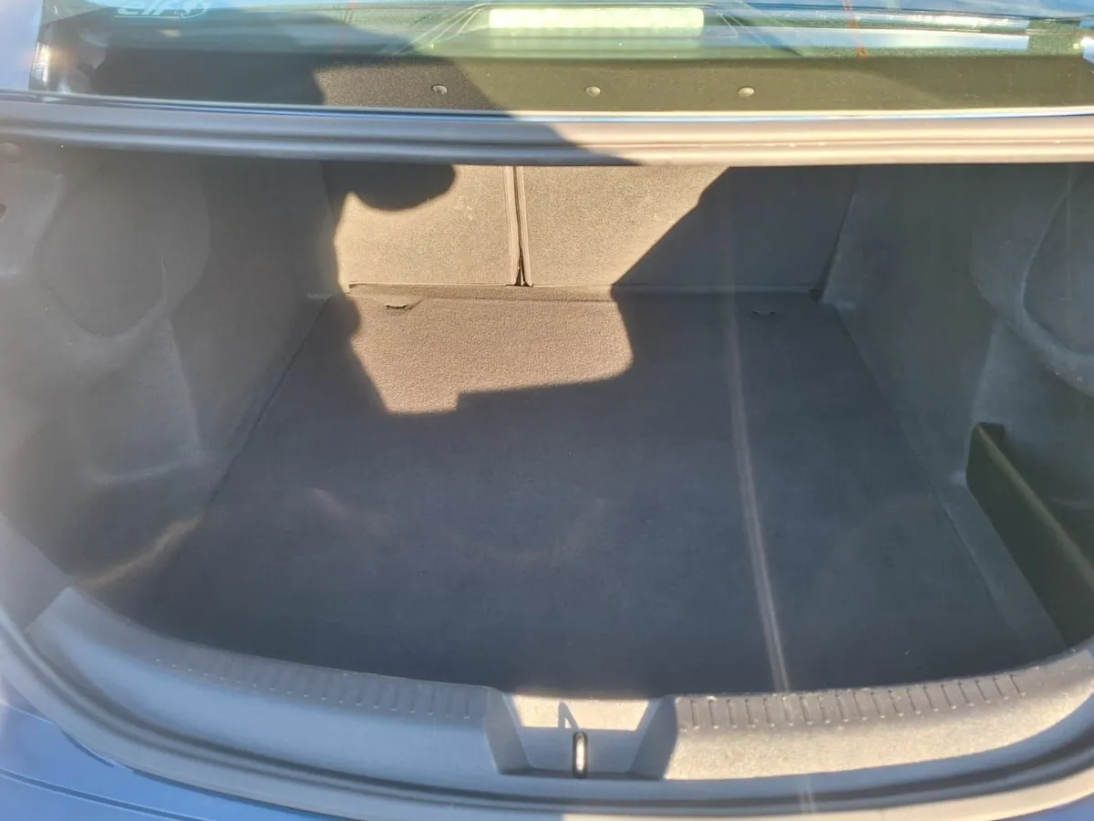 Renault Megane 2017 - Image 2