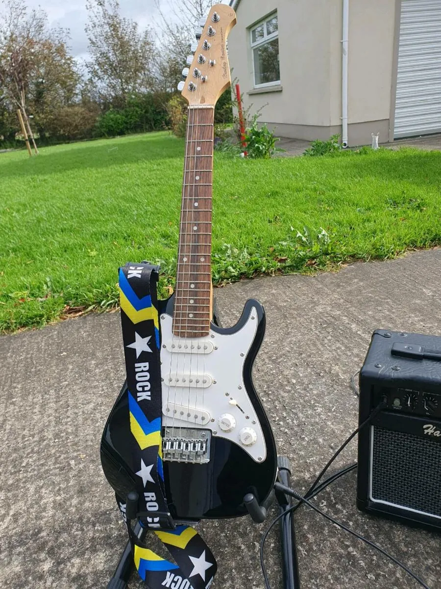 Harley Benton Kids Electric Guitar & Amp - Image 1