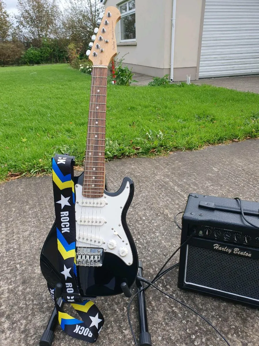 Harley Benton Kids Electric Guitar & Amp - Image 4