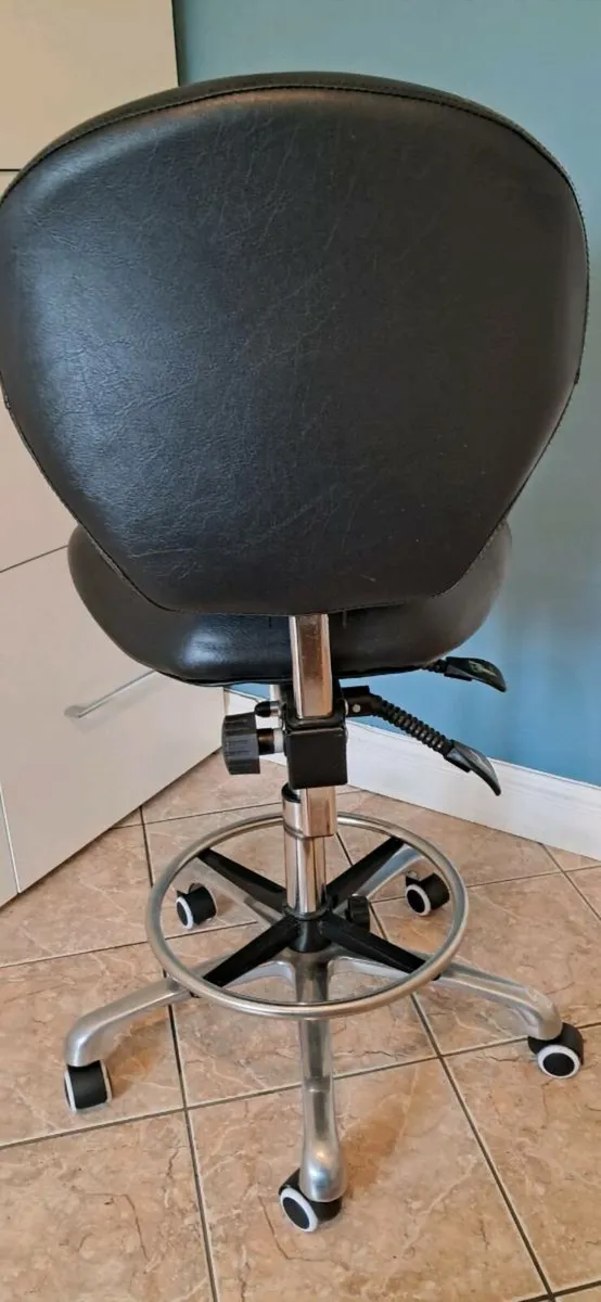 Office chair - Image 2