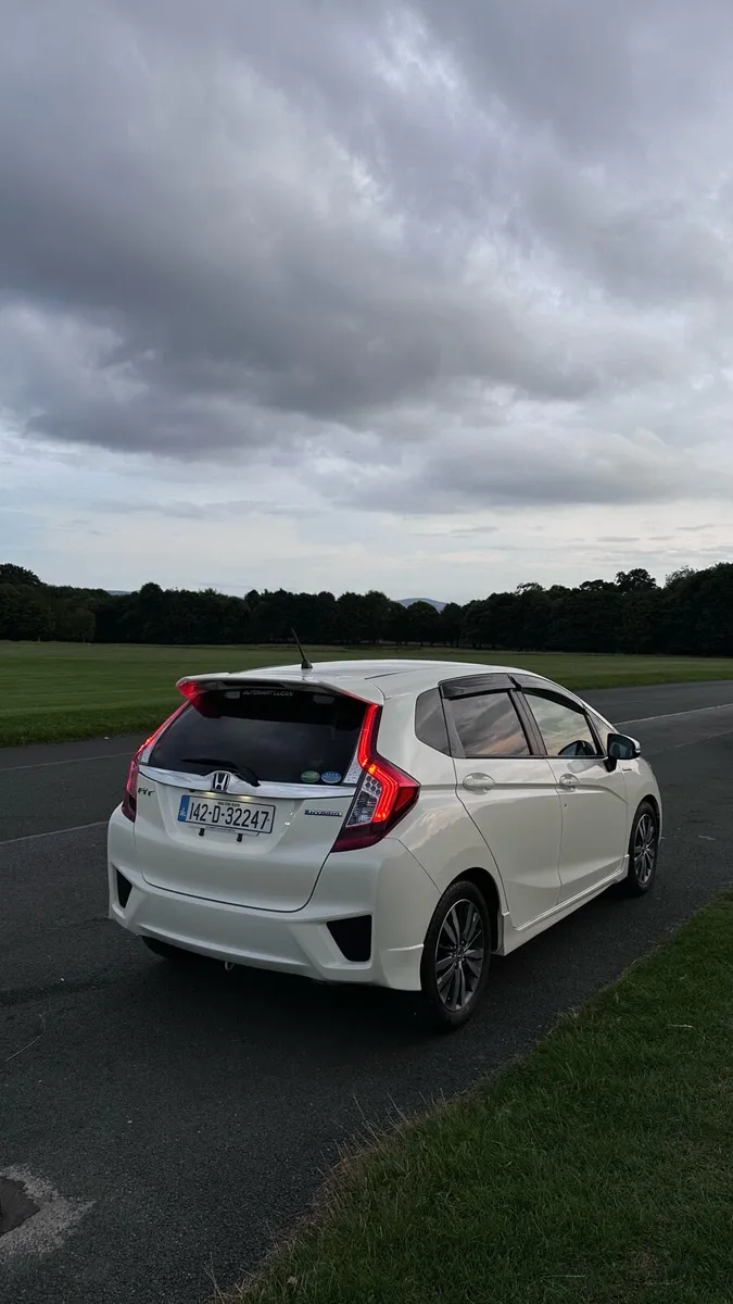 Honda Fit 2014 - Image 2