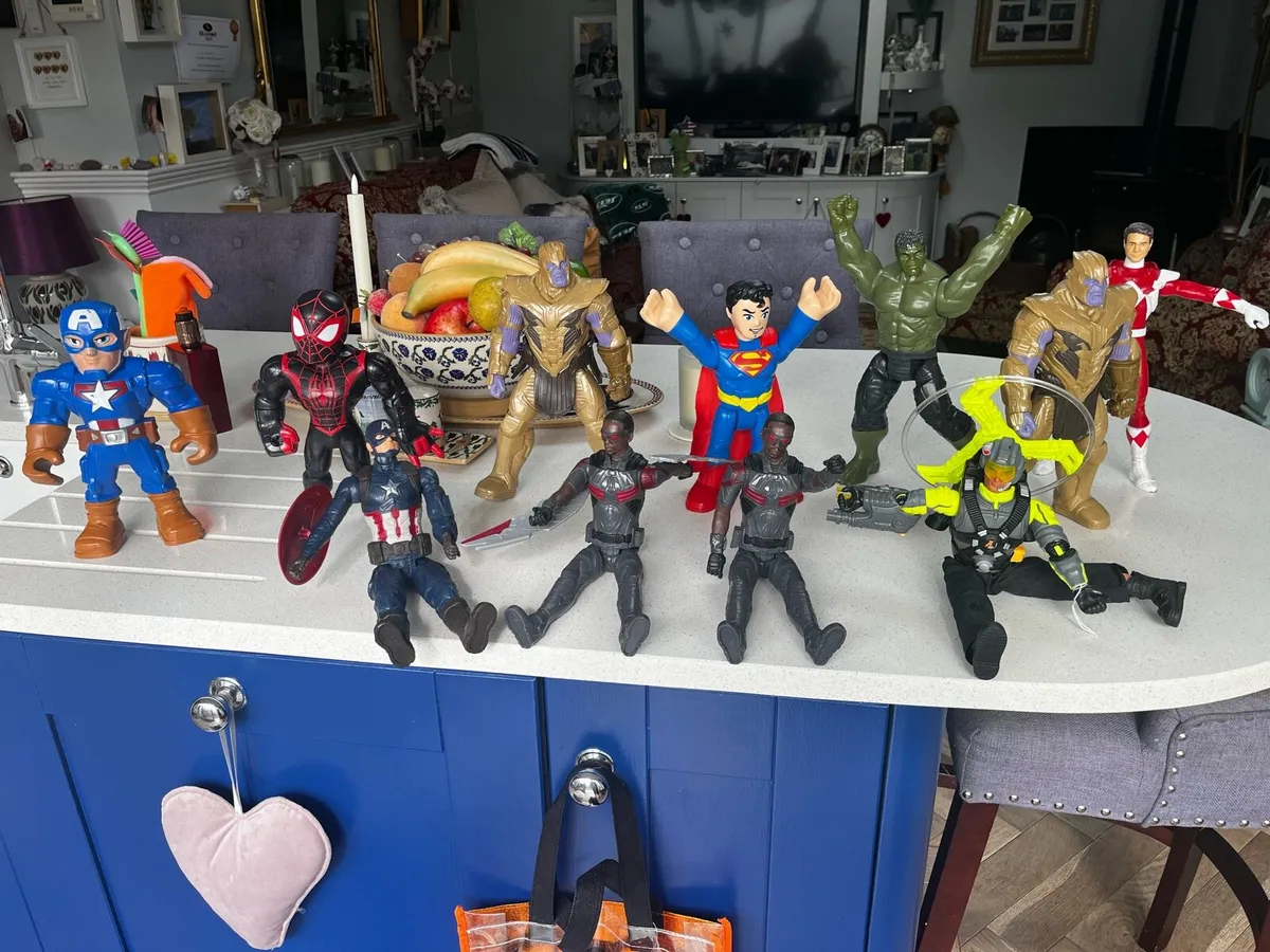 Action figures - Image 2