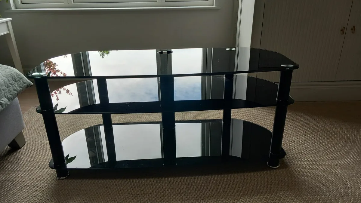 TV Unit - Image 1