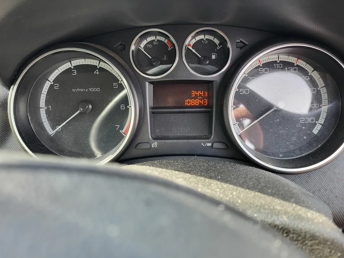 Peugeot 308 2008 - Image 2