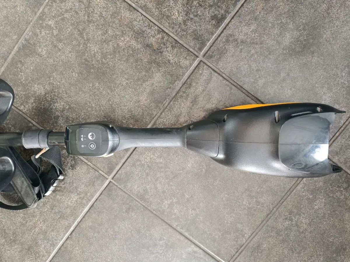 Mcculloch li-40t battery trimmer 40volt - Image 3