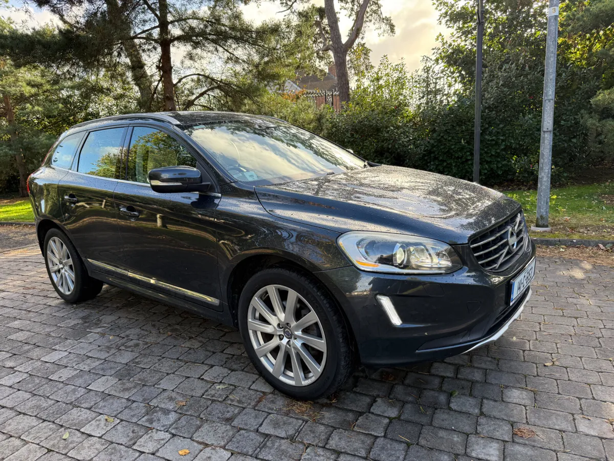 Volvo XC60 2014 LOW KMS SE LUXURY - Image 2