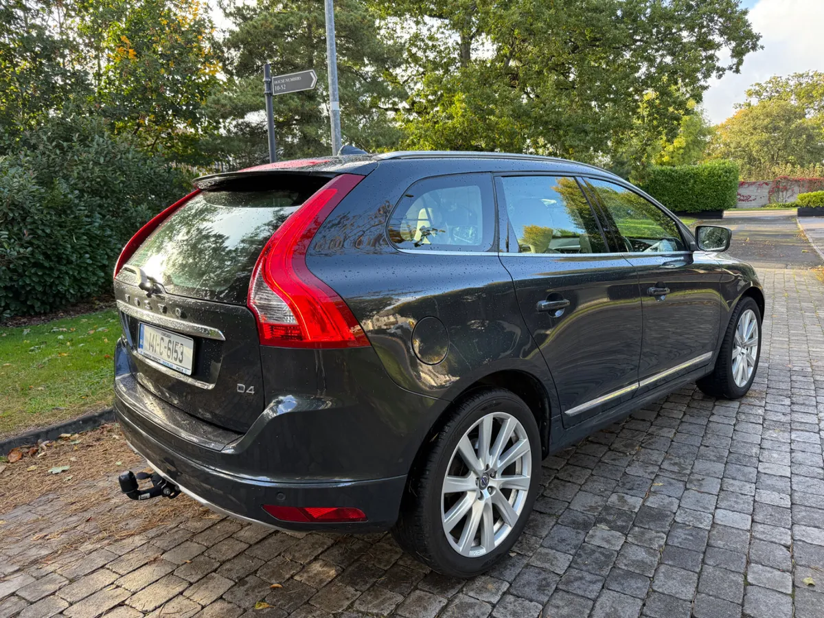 Volvo XC60 2014 LOW KMS SE LUXURY - Image 4