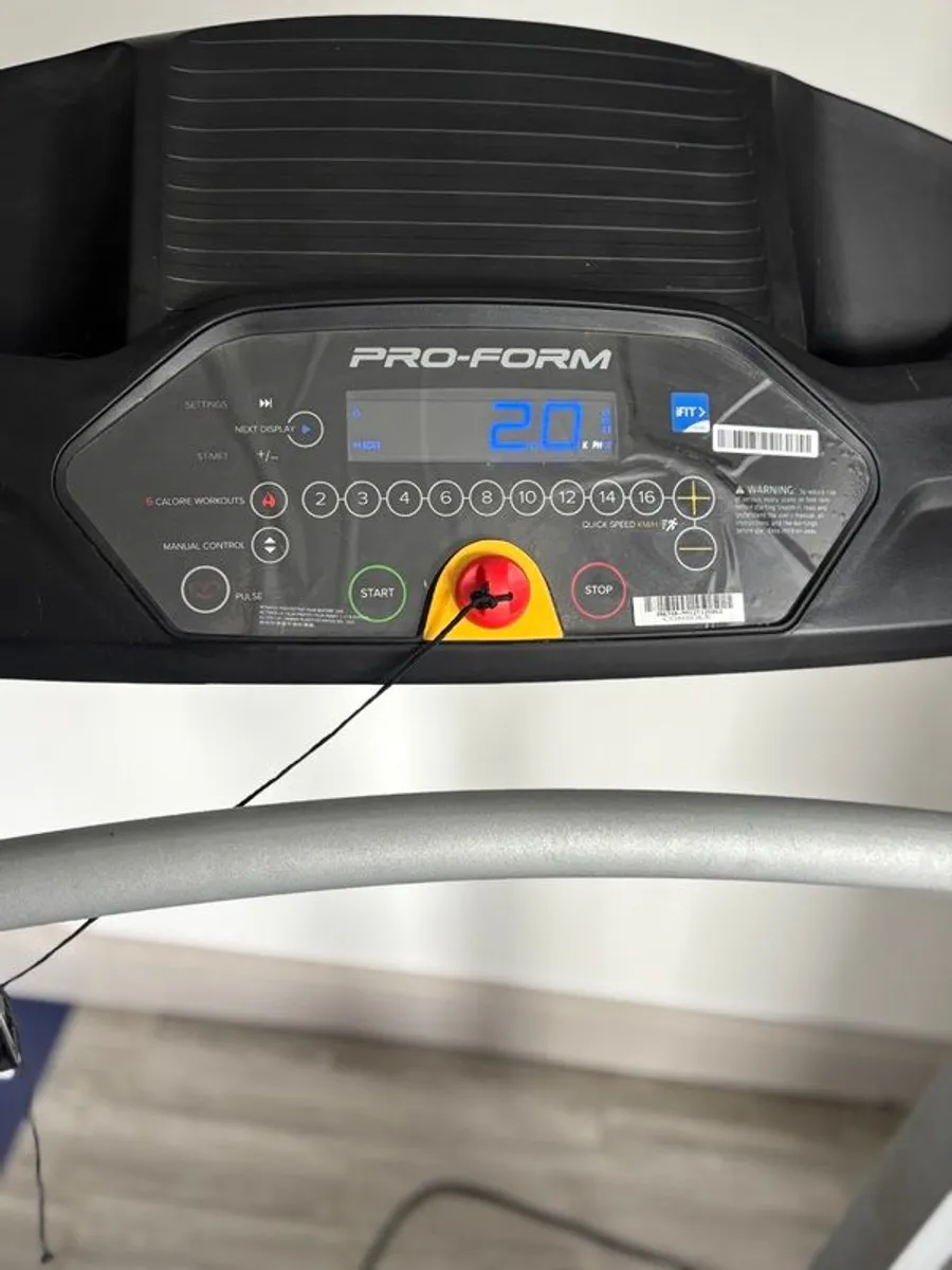 Electric treadmill - Image 1