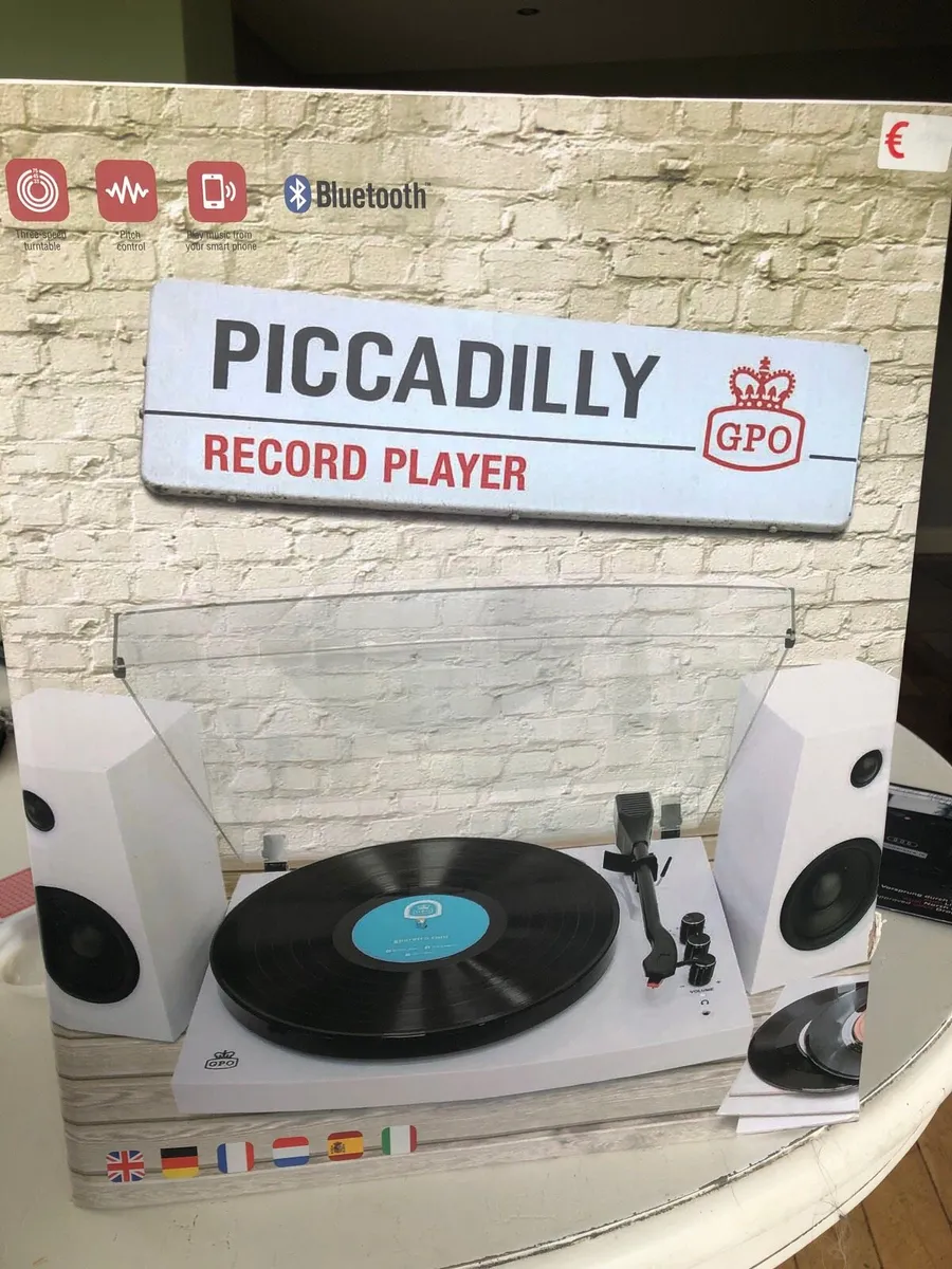 Record Player - Image 1