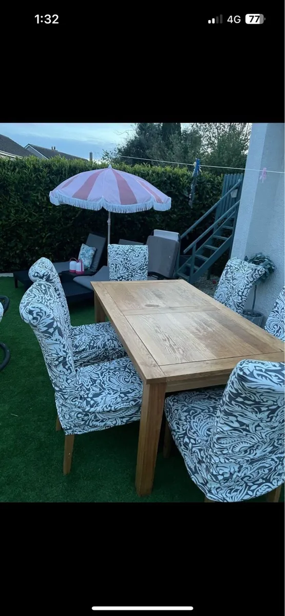 Oak Table 6 black leather chairs - Image 1
