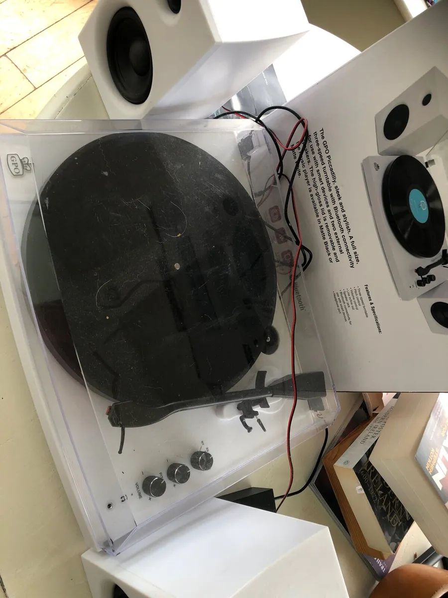 Record Player - Image 3