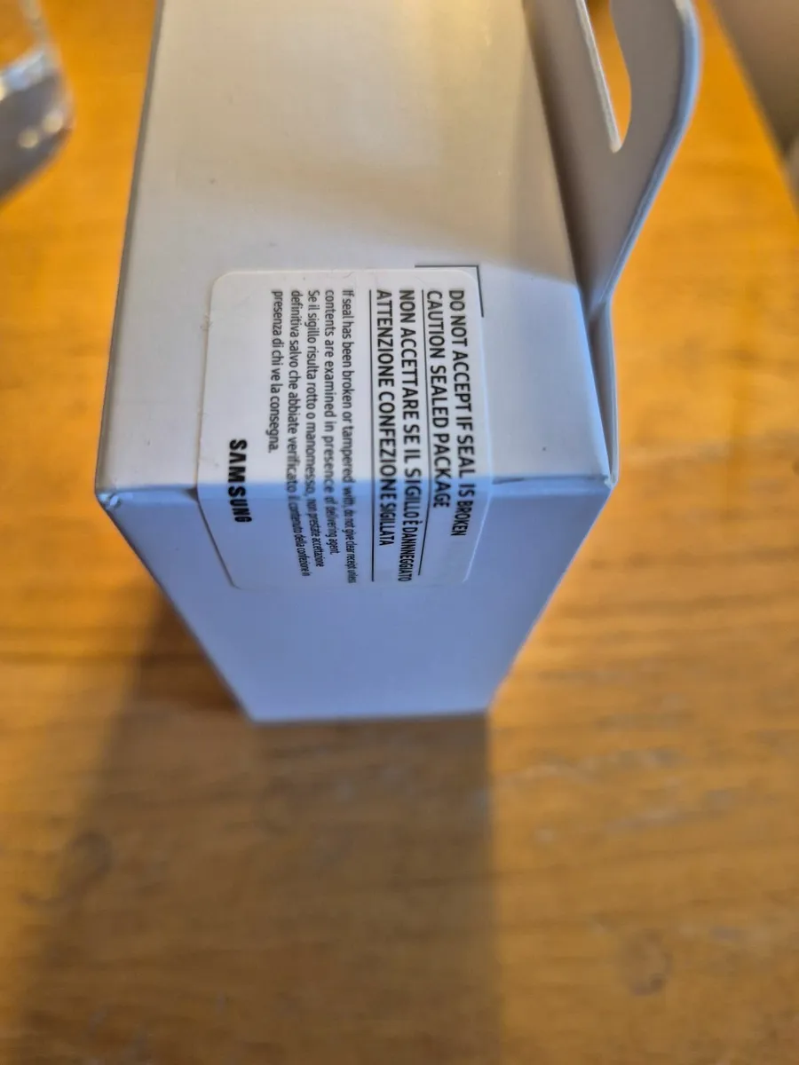 Samsung Galaxy Fit3 - Image 2