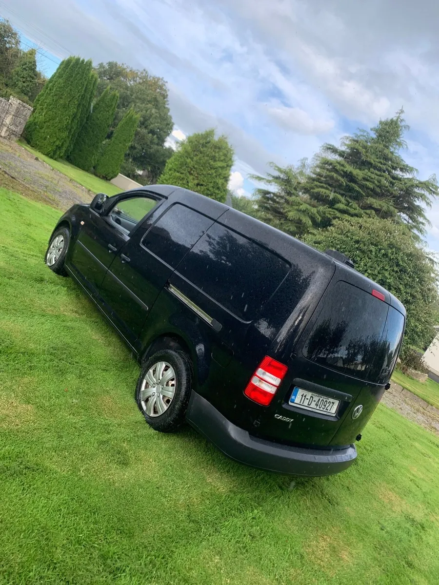 2011 Volkswagen Caddy - Image 2
