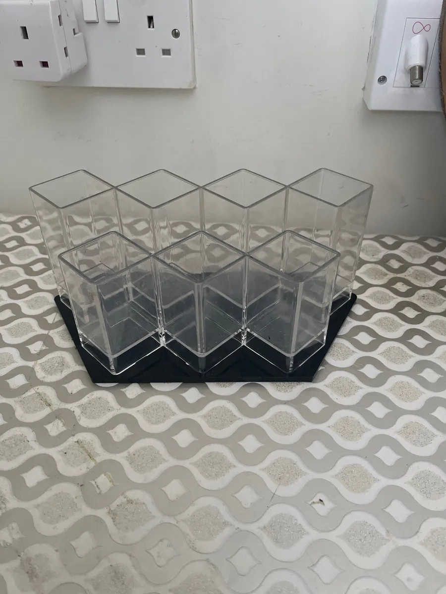 Brush holder and mirror - Image 3