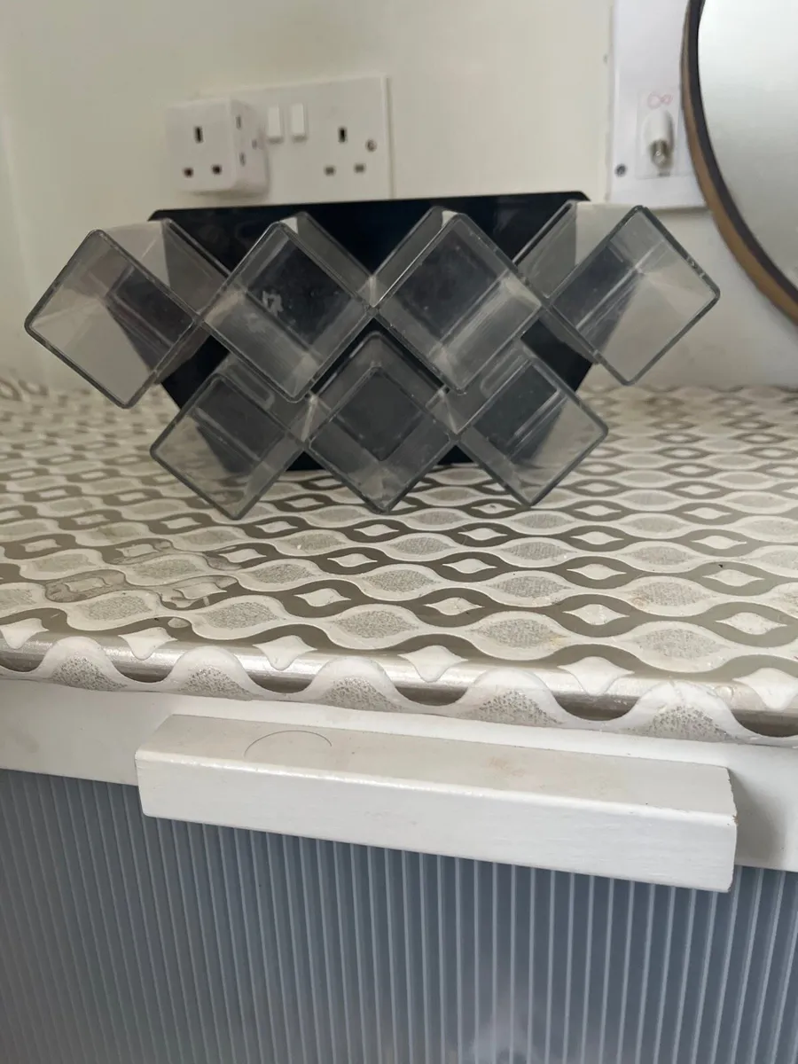 Brush holder and mirror - Image 1