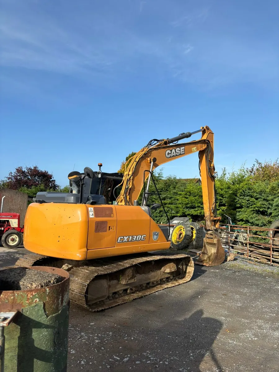 Case 130C excavator - Image 3