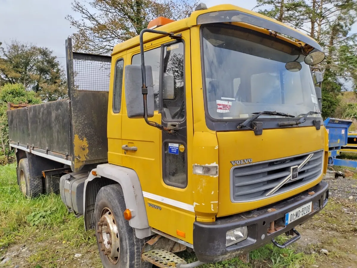 18 Tonne Volvo Tipper Truck - Image 2