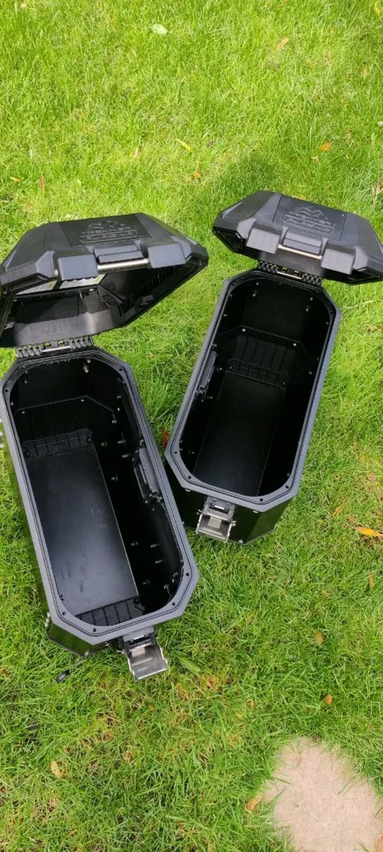 Givi Trekker Alaska Panniers - Image 3