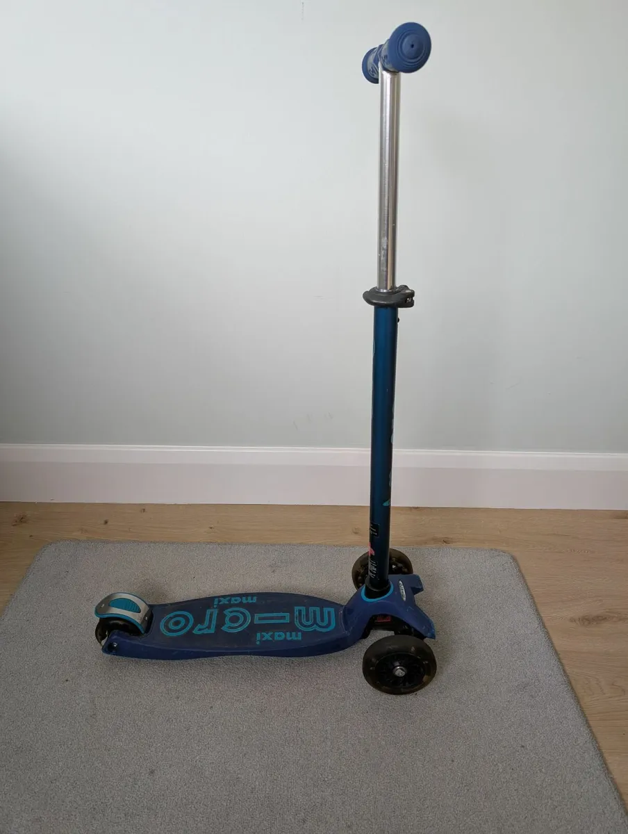 Scooter - Image 1