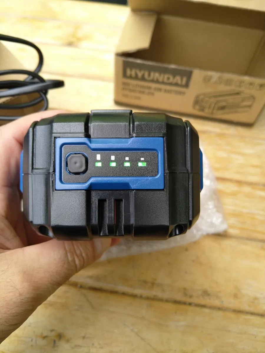 Hyundai 40v battery - Image 4