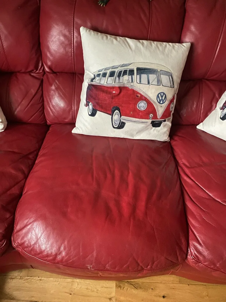 Red leather sofa - Image 2