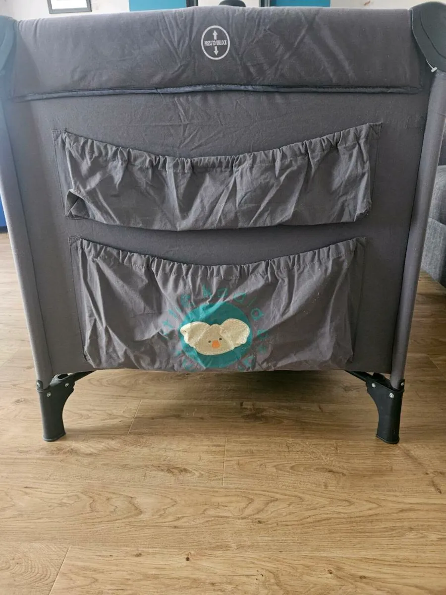 Travel cot - Image 3