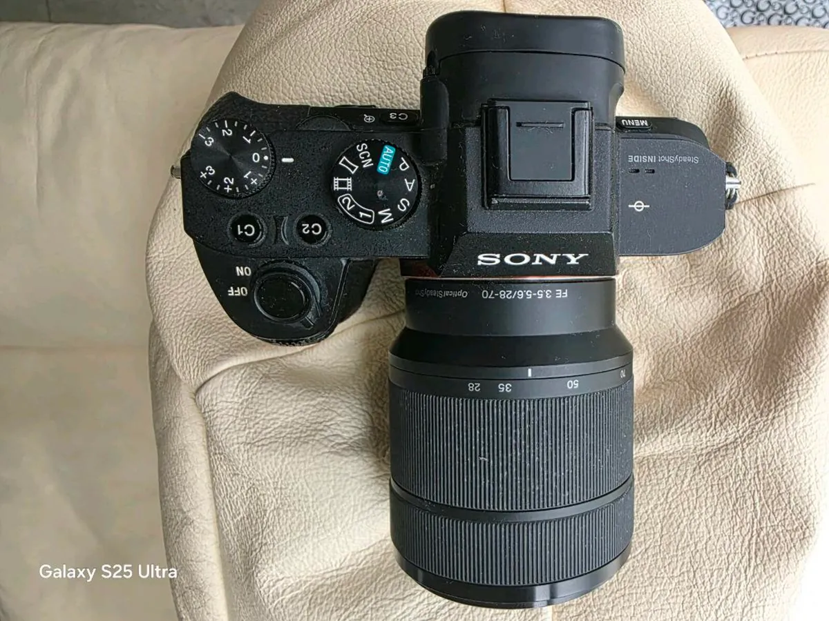 Sony Alpha A7 11 + Sony FE 28-70mm F3.5-5.6 OSS - Image 2