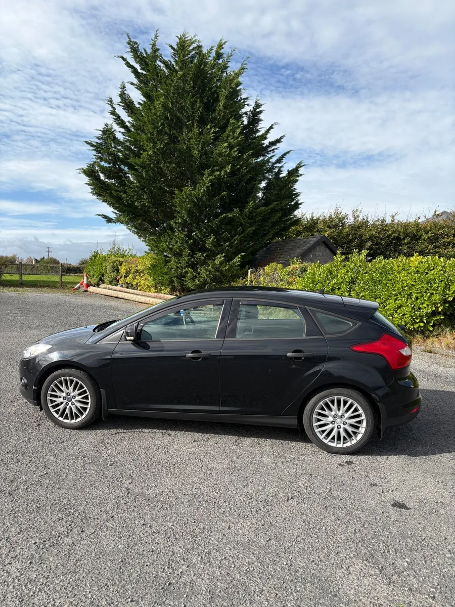 Ford Focus 2013 - Image 2