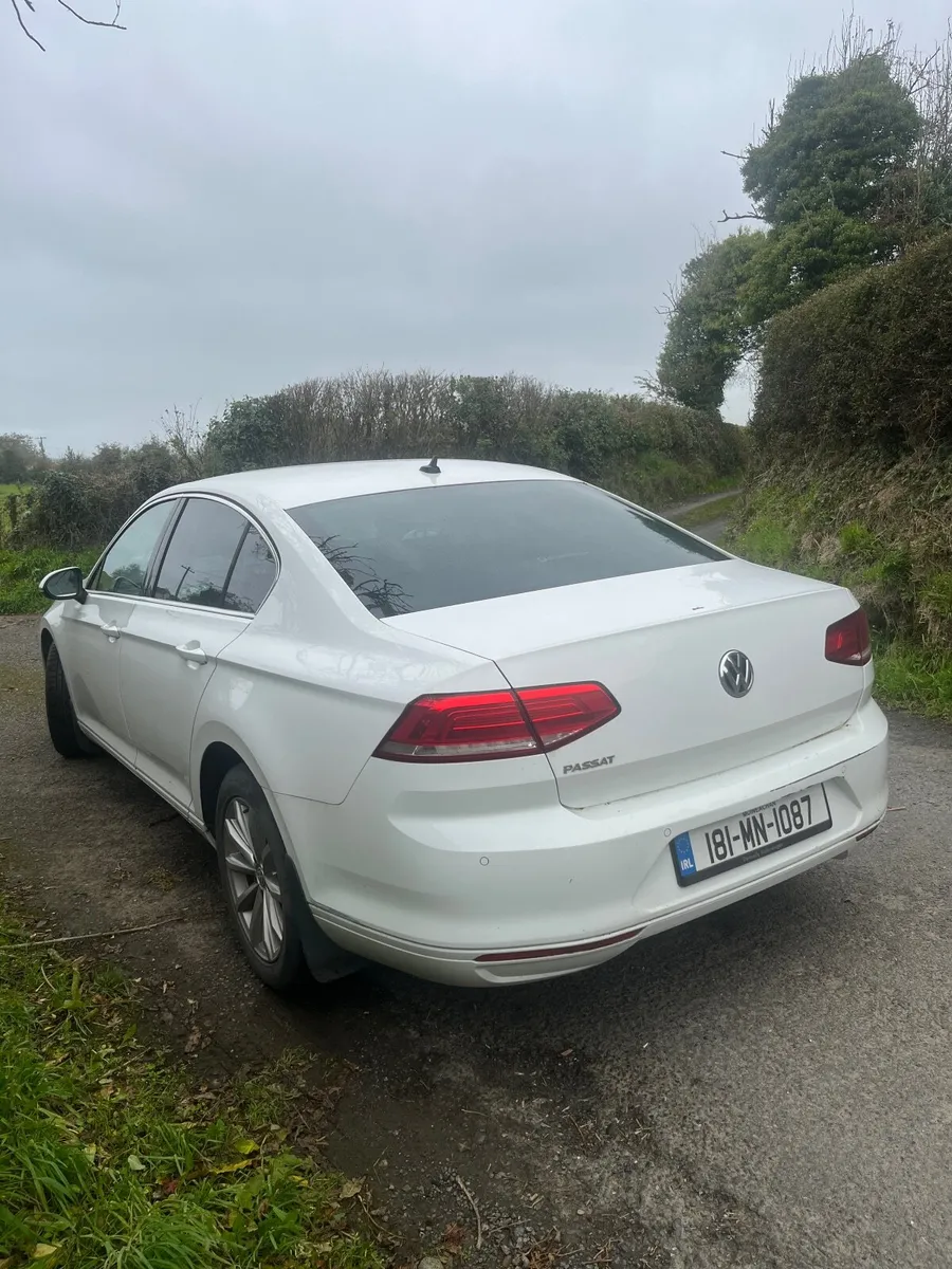 Volkswagen Passat 2018 - Image 3