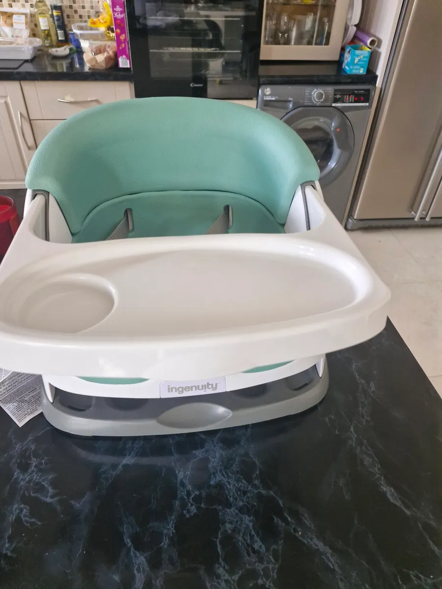 Baby walker and tabletop baby feeder chair. - Image 3