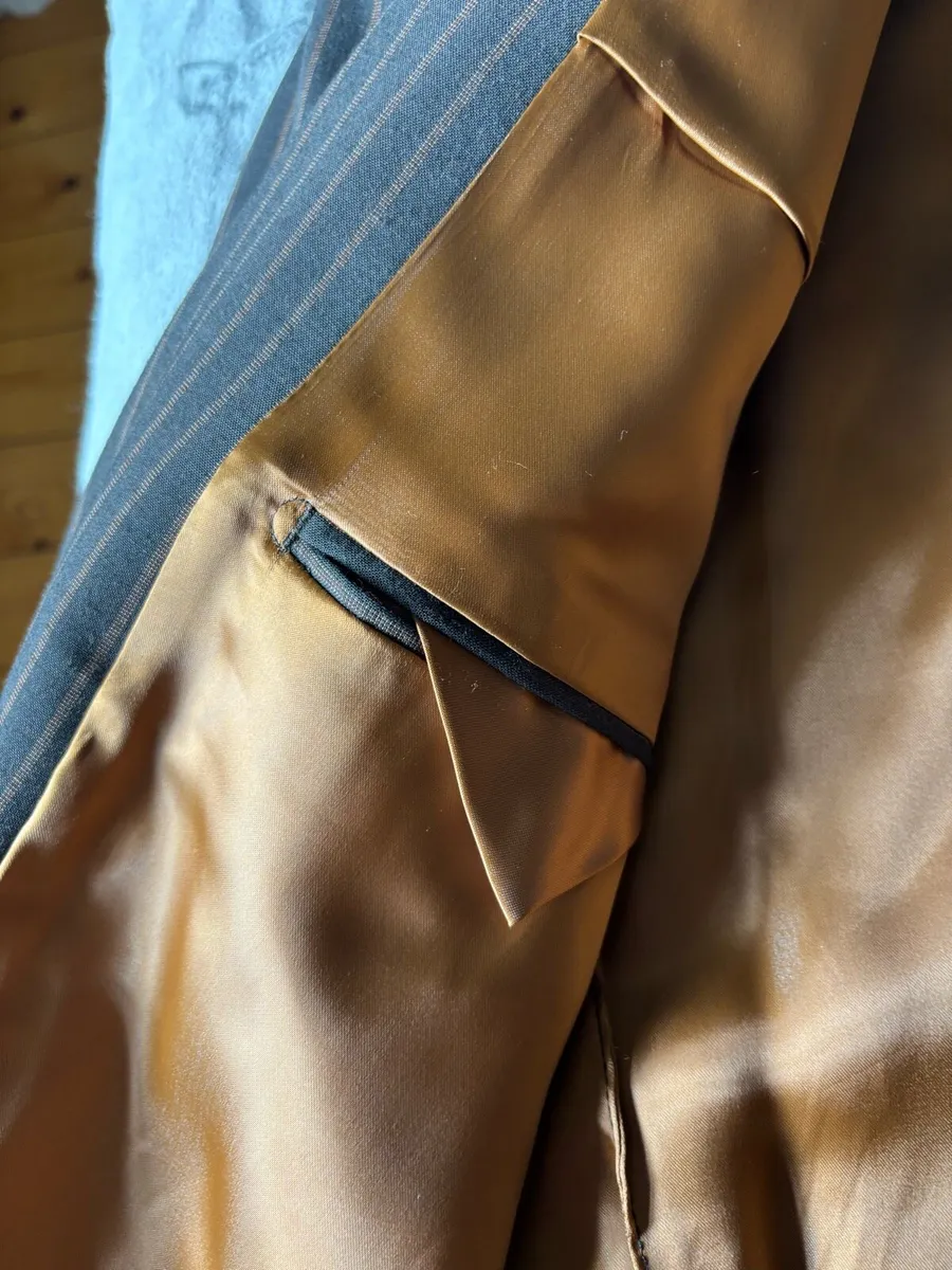 Brown Bersani suit 40/42 regular - Image 3