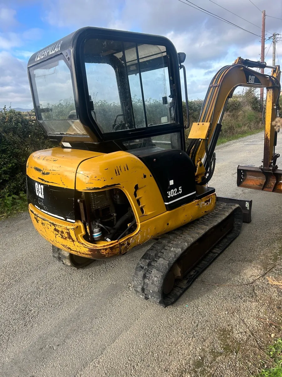 Cat 2.8 mini digger - Image 3