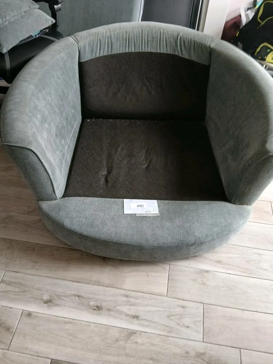 2 seater love/ swivel chair - Image 3