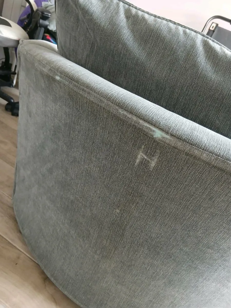 2 seater love/ swivel chair - Image 4