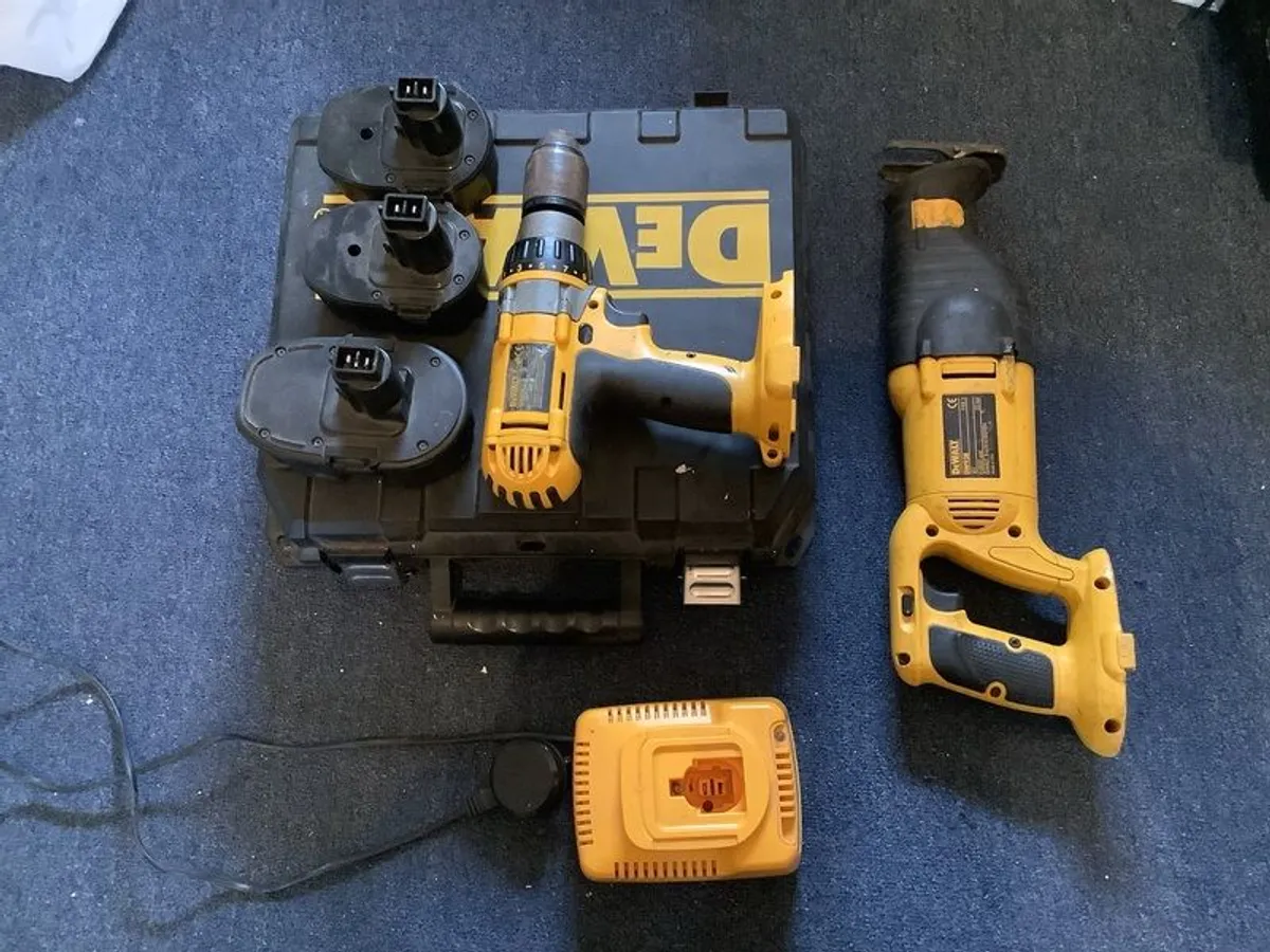 Dewalt drill and reciprocating saw - Image 1
