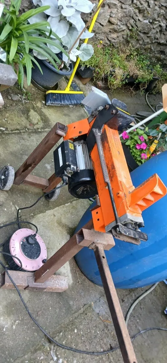 FOR SALE: 5-Ton Electric Log Splitter with Trolley - Image 2