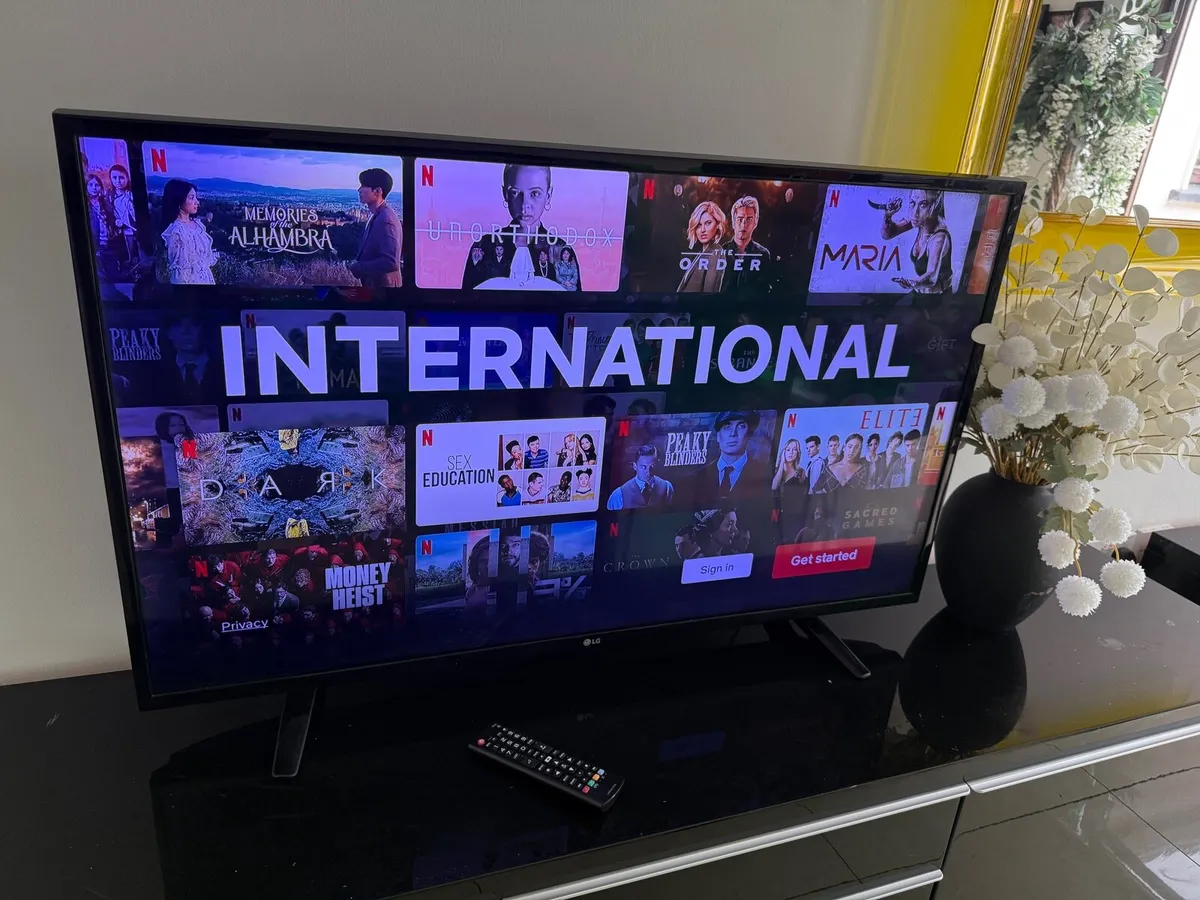 LG 43 inch SMART 4K ULTRA HD TV in swords - Image 3