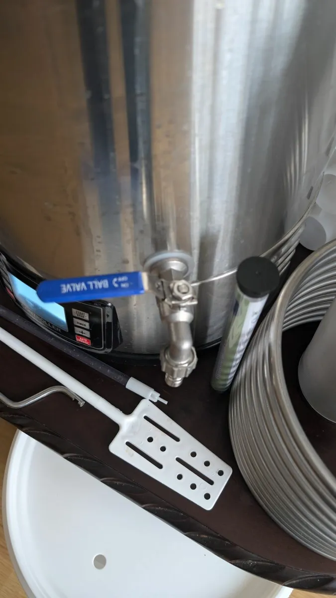 Complete Home Brewing Kit - Used Once - Image 2