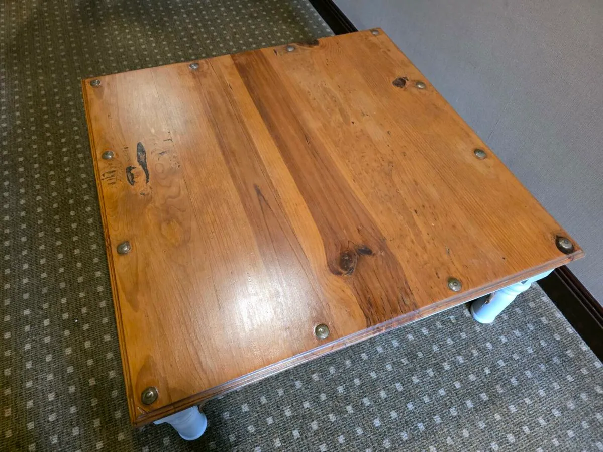 Coffe table 100cm x 100 cm H 40 cm - Image 2