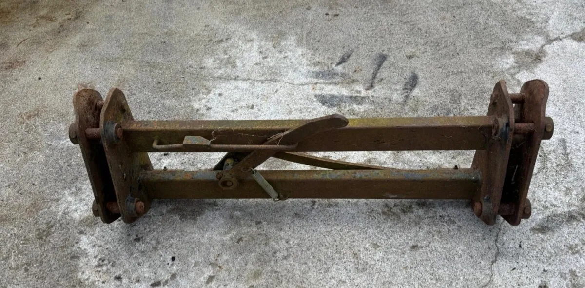 Rossmore headstock - Image 1