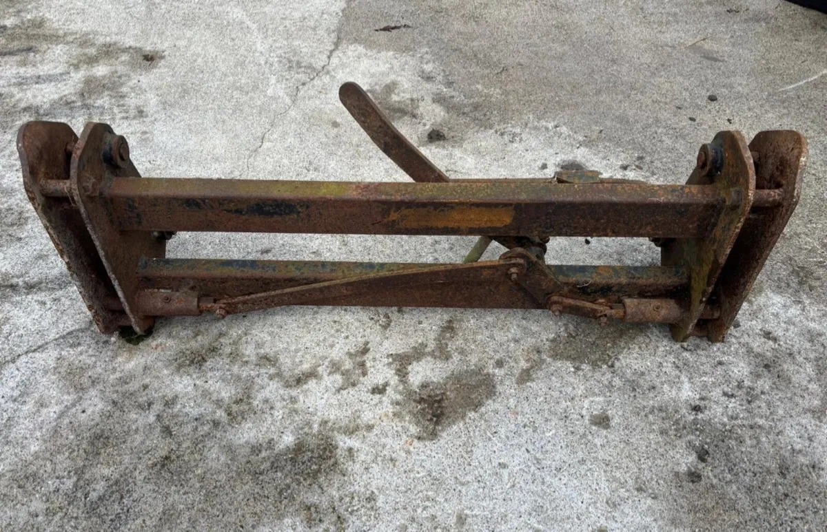 Rossmore headstock - Image 3