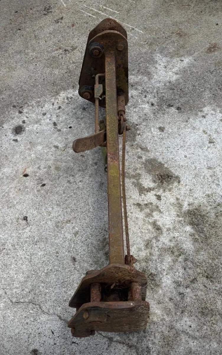Rossmore headstock - Image 4