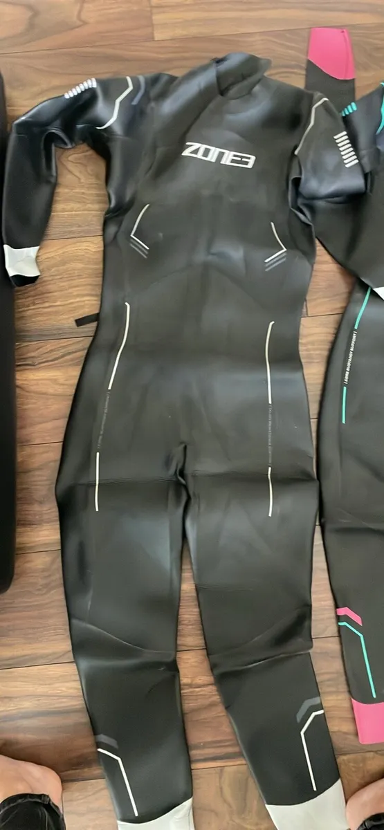 Wet suits - Image 4