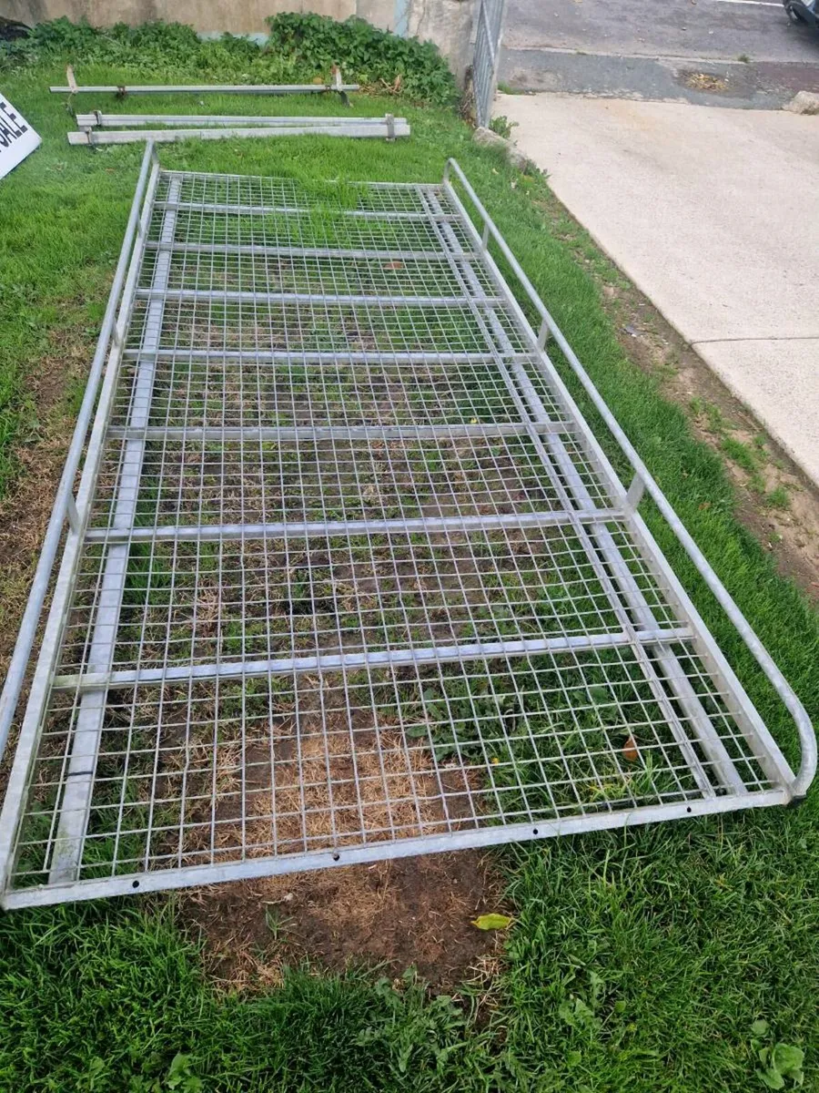 Roof rack - Image 1